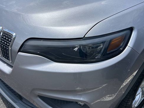 Used 2019 Jeep Cherokee Latitude w/ Popular Appearance Group FWD image 21