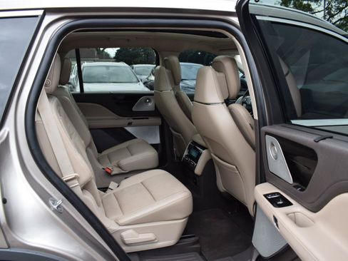 Used 2020 Lincoln Aviator Reserve w/ Equipment Group 202A AWD/4WD image 38