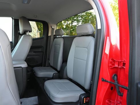 Used 2018 Chevrolet Colorado W/T w/ WT Convenience Package RWD image 21