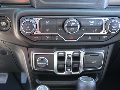 Used 2022 Jeep Wrangler Unlimited Sport S image 18