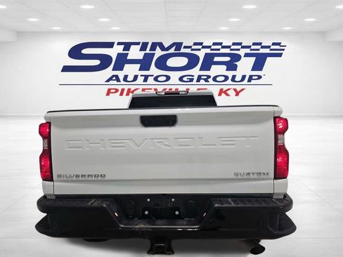 Used 2025 Chevrolet Silverado 2500 Custom w/ Custom Value Package image 5