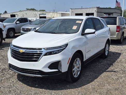 Used 2024 Chevrolet Equinox LT w/ LPO, Floor Liner Package FWD image 1