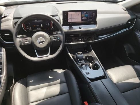 Used 2024 Nissan Rogue SL w/ SL Premium Package FWD image 17