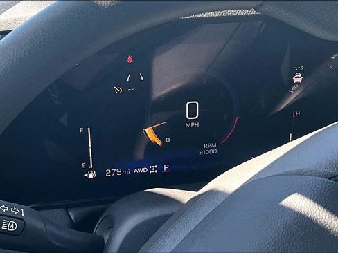 Used 2025 Chevrolet TrailBlazer LT AWD/4WD image 21