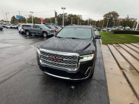 Used 2023 GMC Acadia Denali image 3