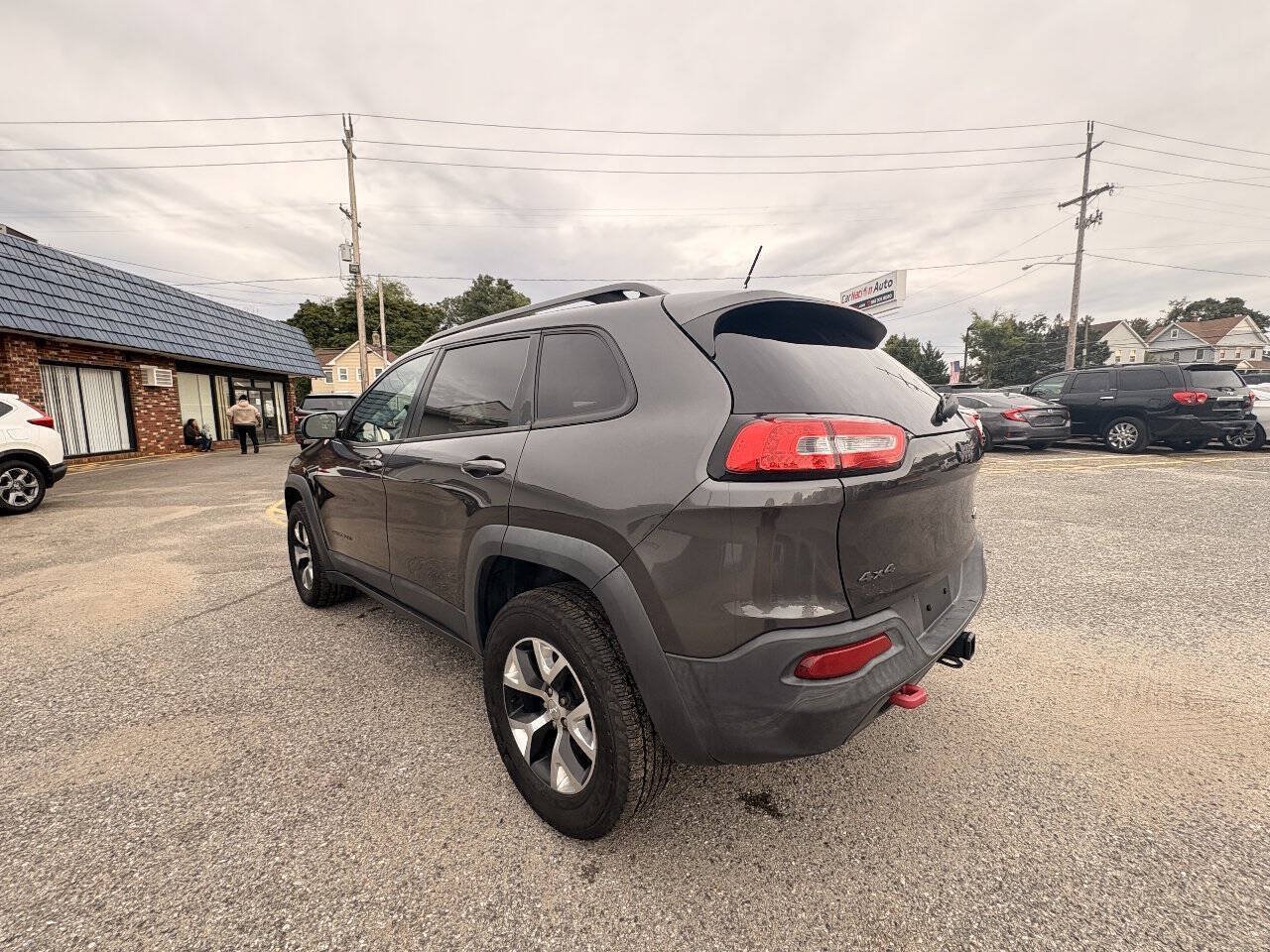Used 2014 Jeep Cherokee Trailhawk w/ Cold Weather Group AWD/4WD image 9
