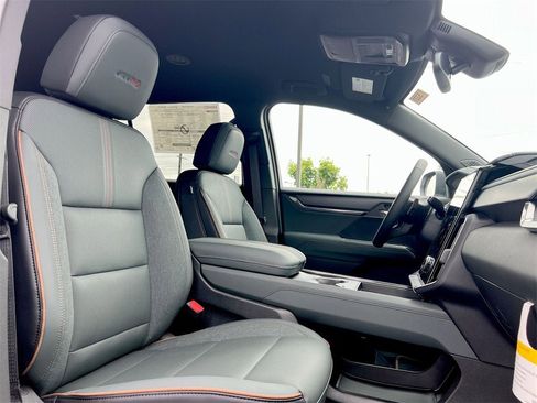 New 2025 GMC Acadia AT4 image 22