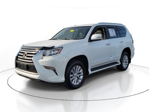 Used 2015 Lexus GX 460 image 2