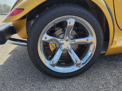 Used 2002 Chrysler Prowler image 15