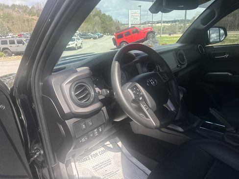 Used 2023 Toyota Tacoma TRD Pro image 13