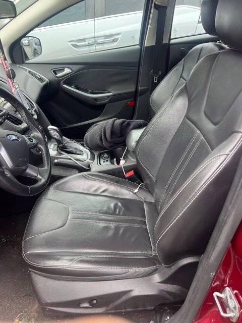 Used 2014 Ford Focus Titanium FWD image 9