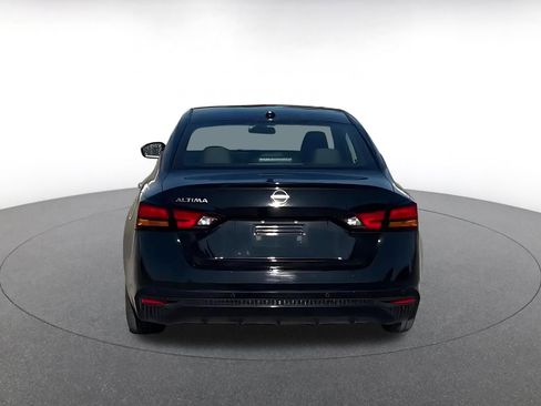 Used 2025 Nissan Altima 2.5 SV image 12