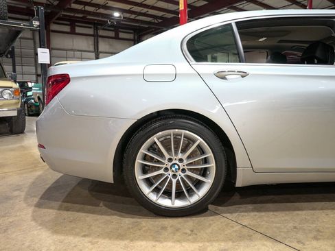 Used 2013 BMW 750Li xDrive AWD/4WD image 9