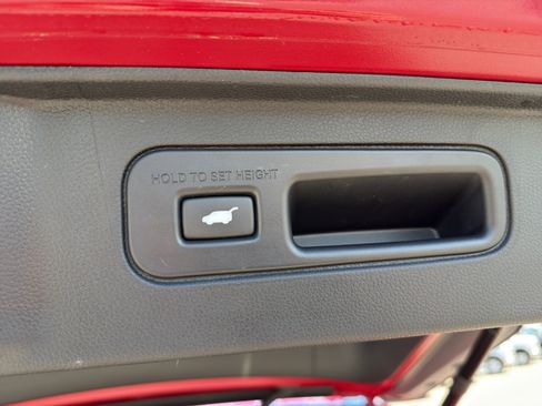 Used 2025 Honda Pilot Elite image 19