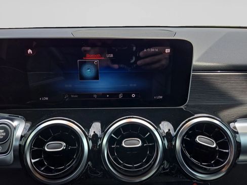 Used 2020 Mercedes-Benz GLB 250 image 21