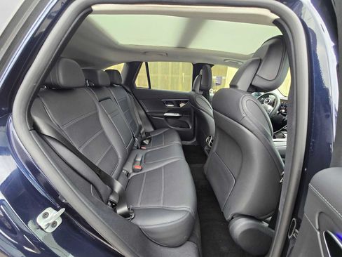 Used 2023 Mercedes-Benz GLC 300 4MATIC image 12