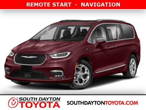 Used 2021 Chrysler Pacifica Limited w/ Uconnect Theater Family Group image 1