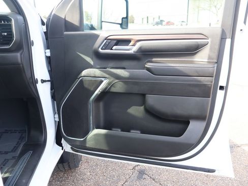 Used 2024 Chevrolet Silverado 2500 LT AWD/4WD image 18