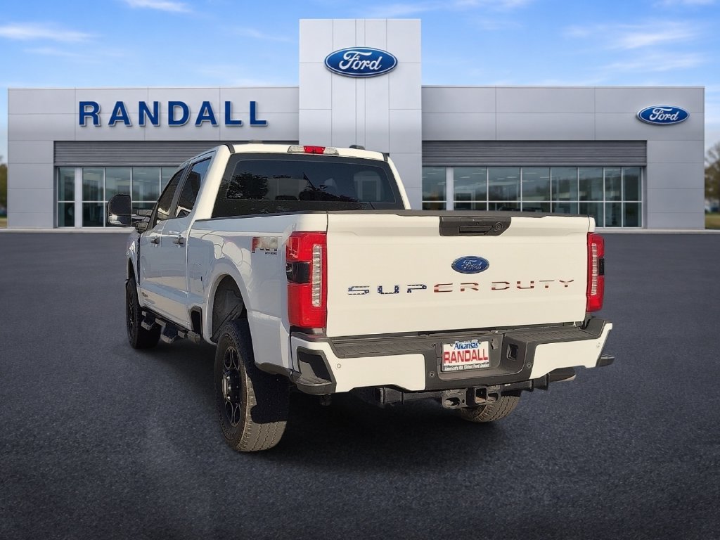 Used 2023 Ford F250 XL w/ STX Appearance Package AWD/4WD image 4