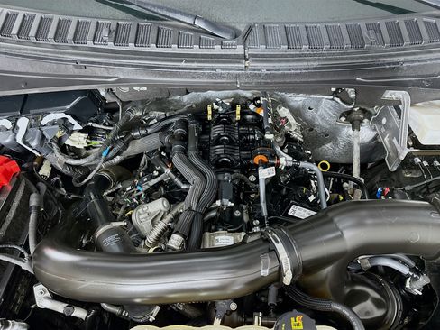 Used 2024 Ford Expedition Max XLT image 35