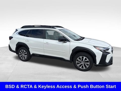 Used 2025 Subaru Outback Premium image 10