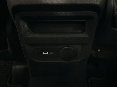 Certified 2024 Volkswagen Tiguan SE AWD/4WD image 33
