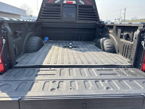 Used 2022 Ford F250 Lariat w/ Black Appearance Package image 6