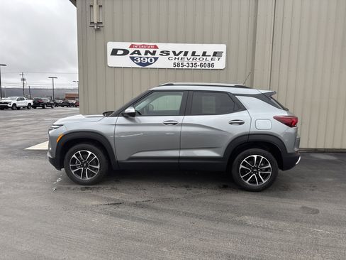 Used 2026 Chevrolet TrailBlazer LT w/ LT Cold Weather Package image 5
