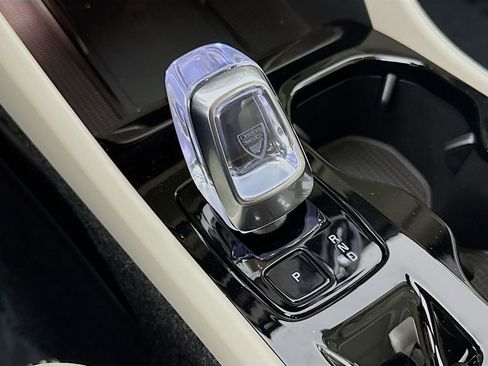 Used 2026 Volvo XC40 B5 Plus w/ Protection Package Premier image 17