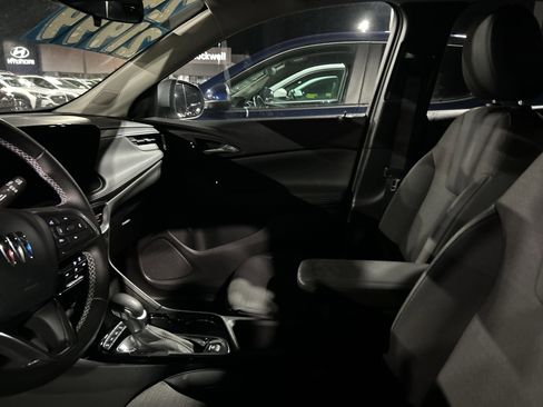 Used 2024 Buick Encore GX Preferred image 9