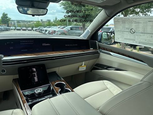 New 2026 Cadillac Escalade Platinum Sport w/ LPO, ONYX Package image 31