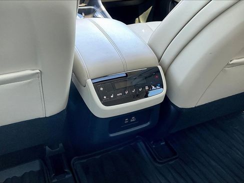 Certified 2025 INFINITI QX60 Luxe image 32