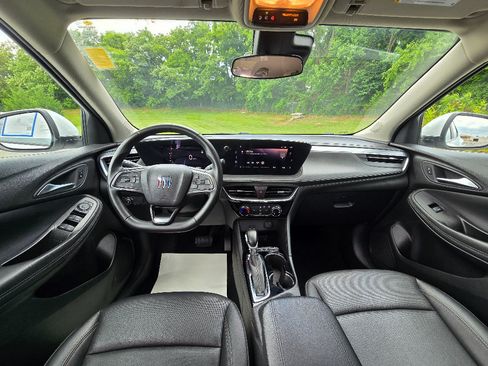 Used 2024 Buick Encore GX Sport Touring FWD image 17