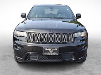 Used 2018 Jeep Grand Cherokee Altitude video 2