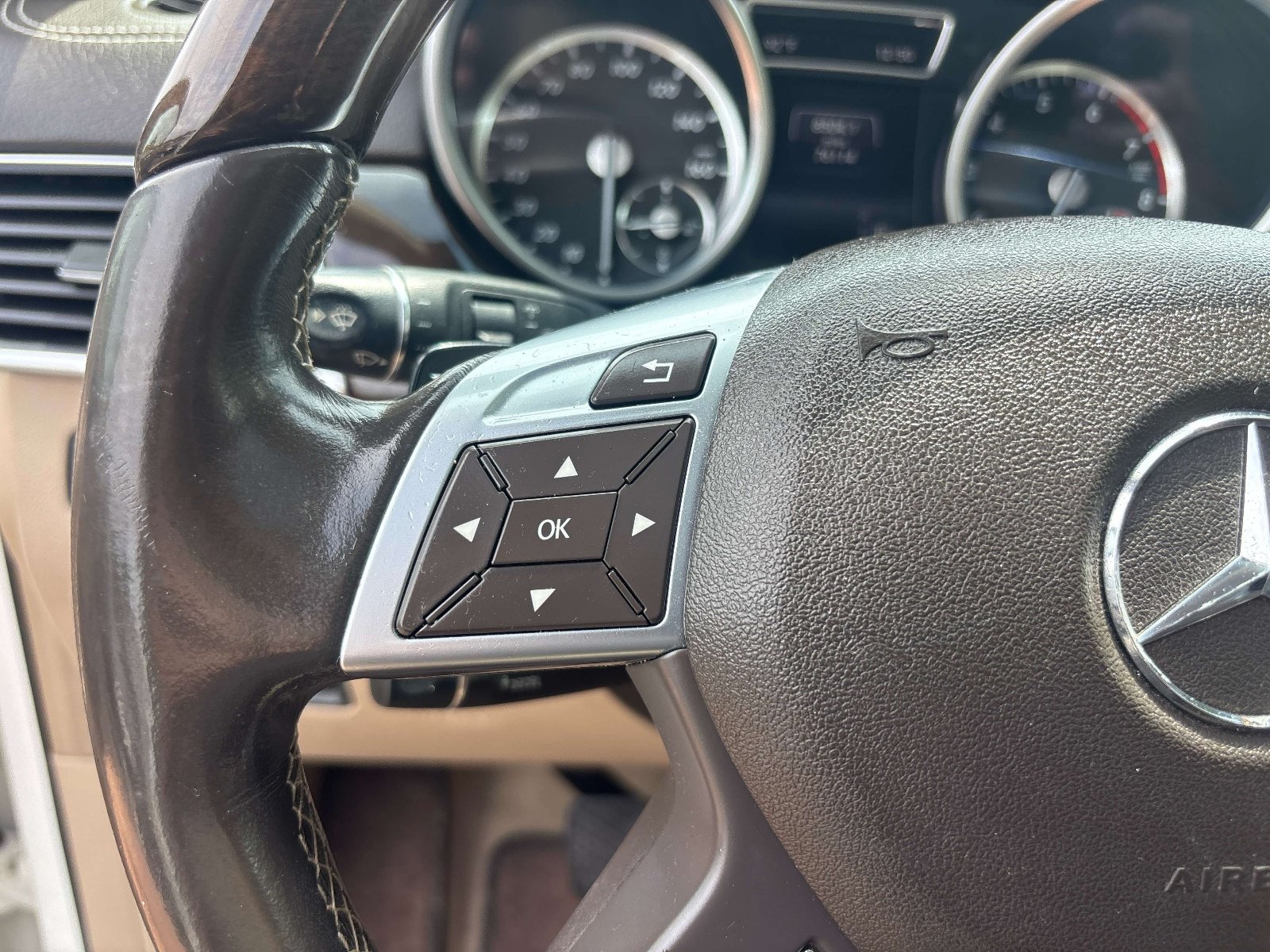 Used 2015 Mercedes-Benz GL 450 4MATIC image 21