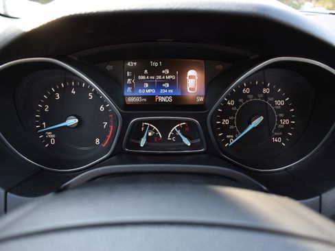 Used 2015 Ford Focus SE w/ Equipment Group 201A image 25