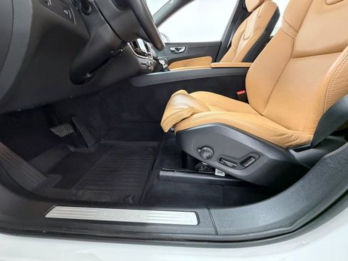 Used 2019 Volvo XC60 T6 Inscription w/ Protection Package Premier AWD/4WD image 31