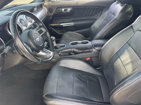 Used 2019 Ford Mustang Premium image 18