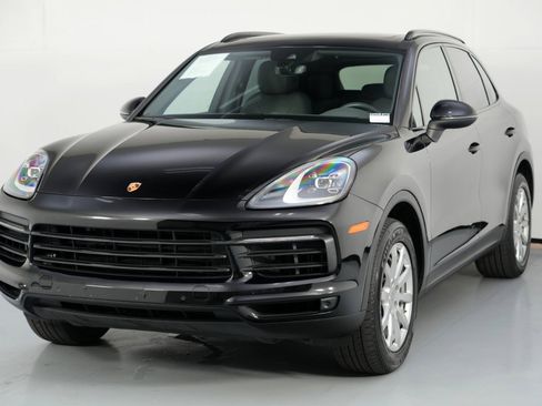 Used 2022 Porsche Cayenne Platinum Edition image 49