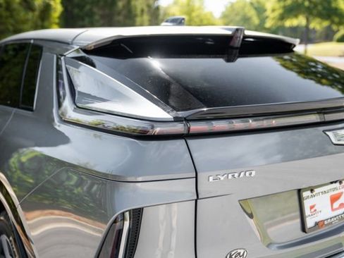 Used 2024 Cadillac Lyriq Luxury RWD image 15
