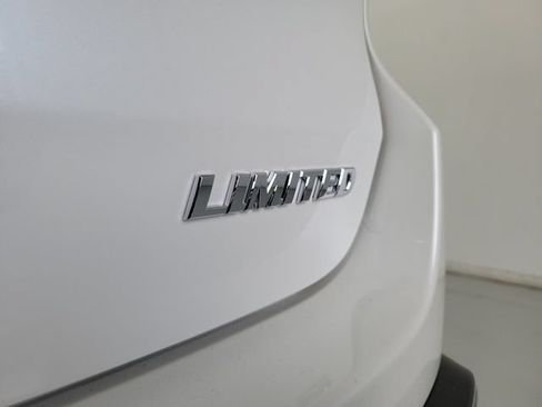 Used 2018 Toyota Highlander Limited FWD image 8