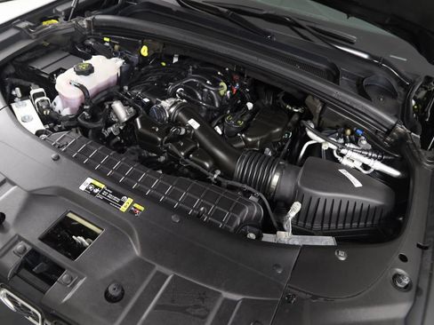 Used 2024 Jeep Grand Cherokee Overland w/ Luxury Tech Group IV image 20