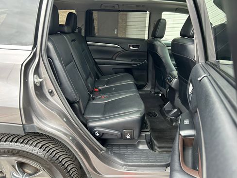 Used 2018 Toyota Highlander Limited Platinum image 27