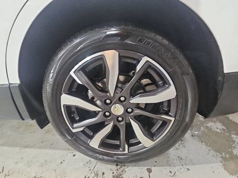 Used 2022 Chevrolet Equinox Premier FWD image 33