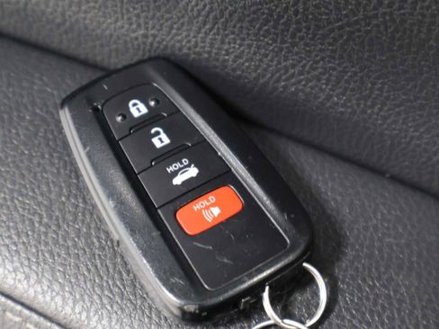 Used 2022 Toyota Camry XSE AWD/4WD image 39