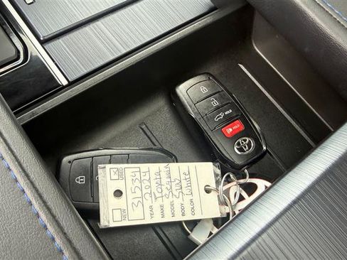 Used 2024 Toyota Sequoia Platinum AWD/4WD image 40