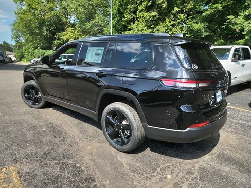 New 2025 Jeep Grand Cherokee L Altitude image 25