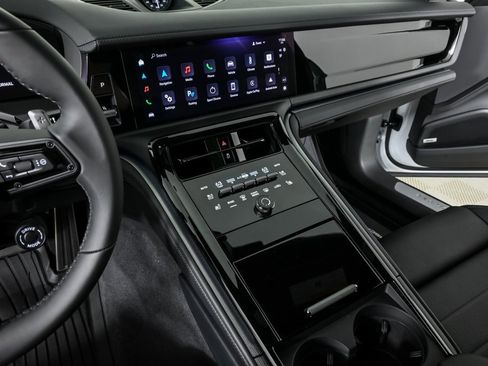 New 2025 Porsche Panamera image 13