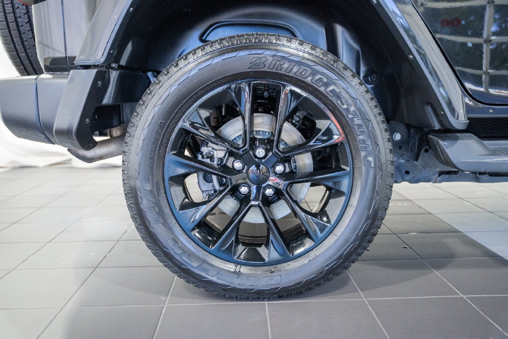 Used 2023 Jeep Wrangler Unlimited Sahara AWD/4WD image 13