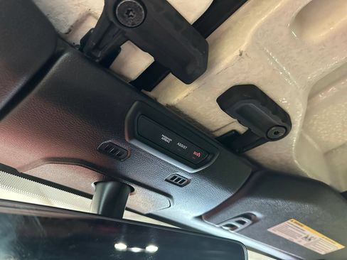 Used 2020 Jeep Gladiator Rubicon AWD/4WD image 34